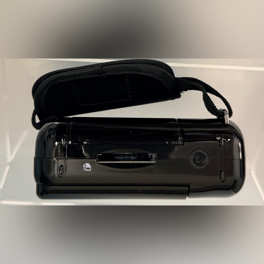 Black Digital Video Camera LCD Display Screen - Picture 5 of 10